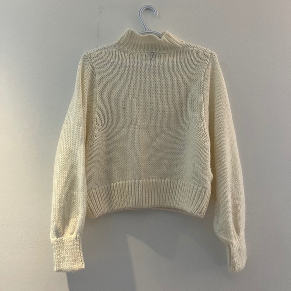 H&M Sweater - Picture 2 of 2
